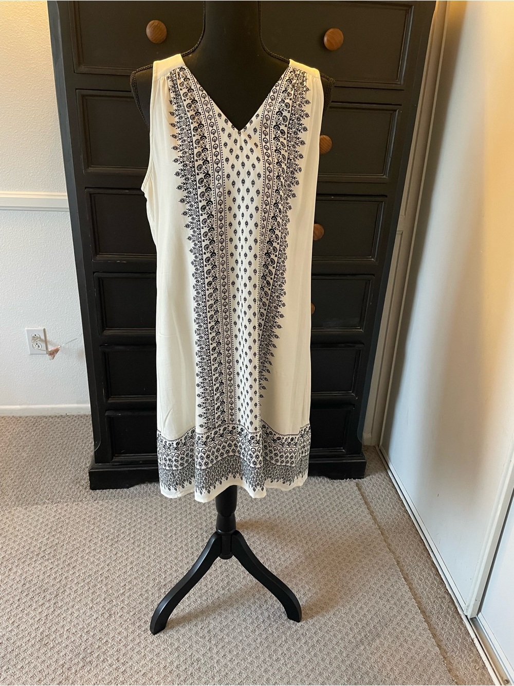Old Navy Ivory:Black V-Neck Dress